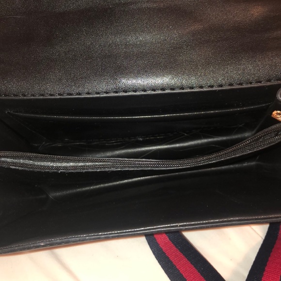 Embroiled Purse - Picture 4 of 8